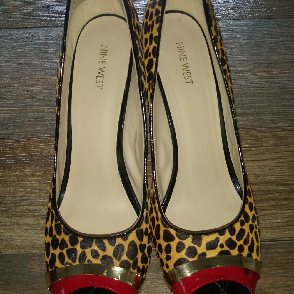 Peep toe heel
